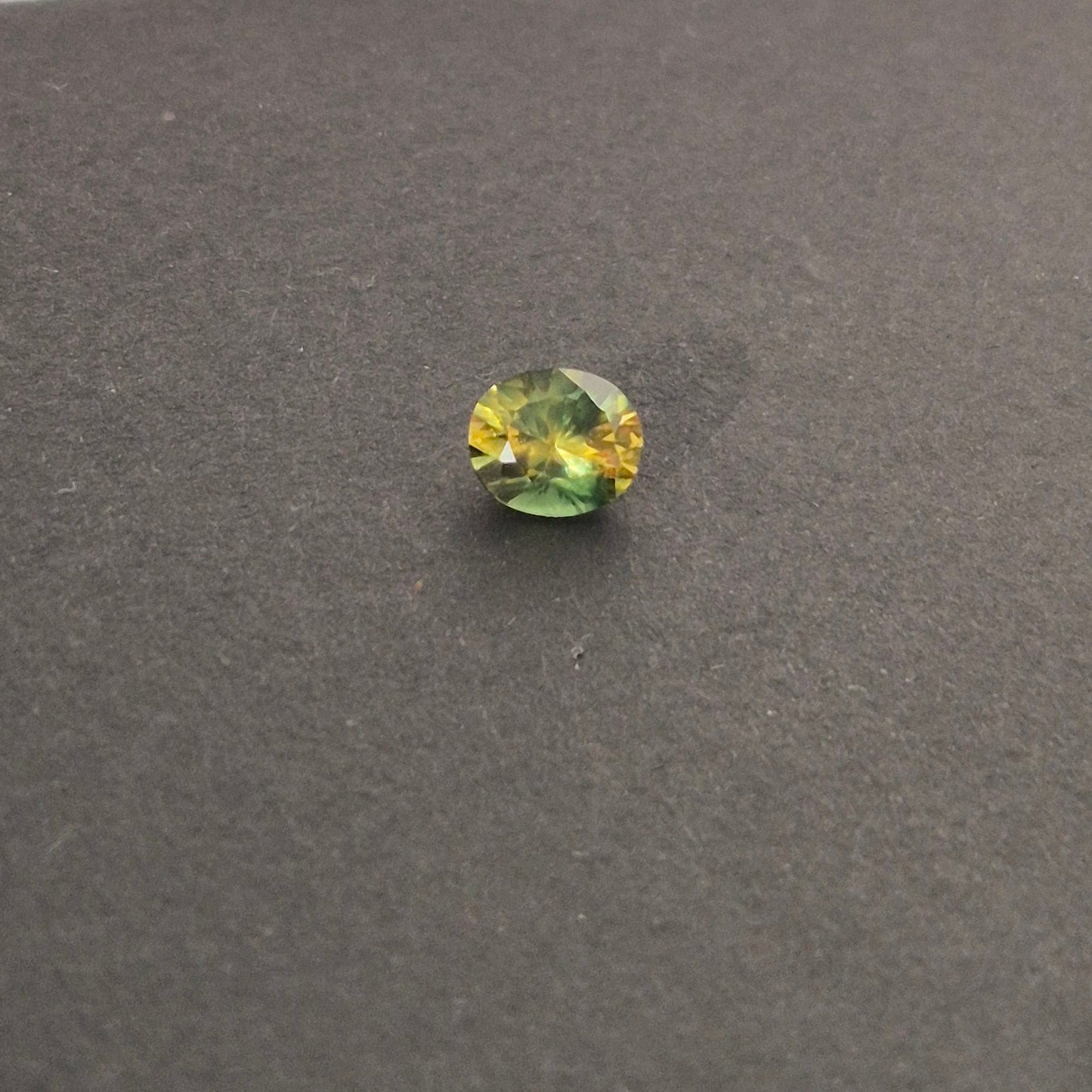 Yellow-green Parti Sapphire